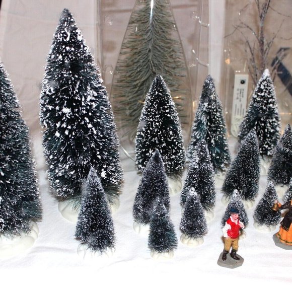 LARGE LOT LEMAX CHRISTMAS VILLAGE ACCESS. TREES FIGURINES TREE HOUSE GAZEBO - Picture 5 of 13